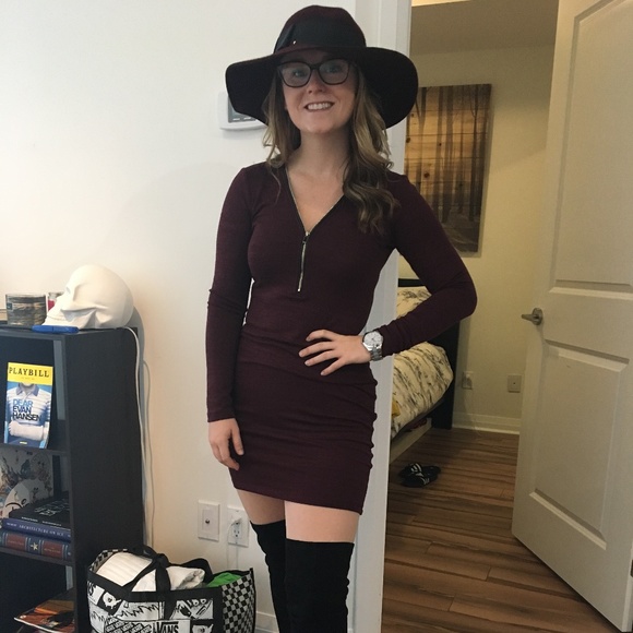 Dynamite Maroon Quarter Zip Dress - Size S - NWT - Picture 2 of 4